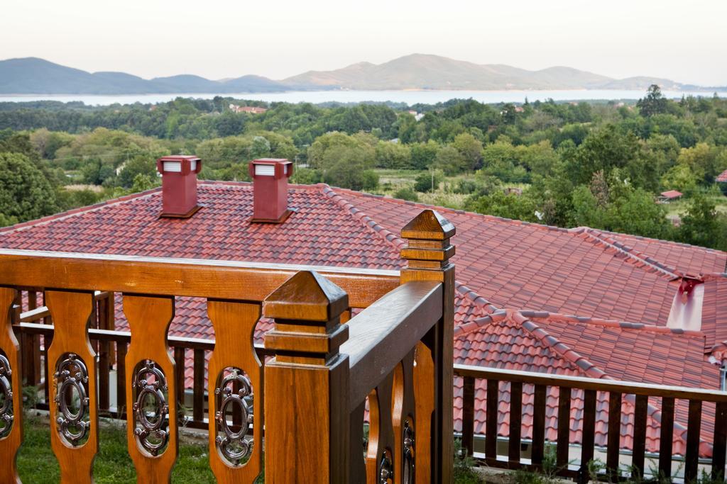 Kazarma Hotel Kalývia Fylaktís Esterno foto