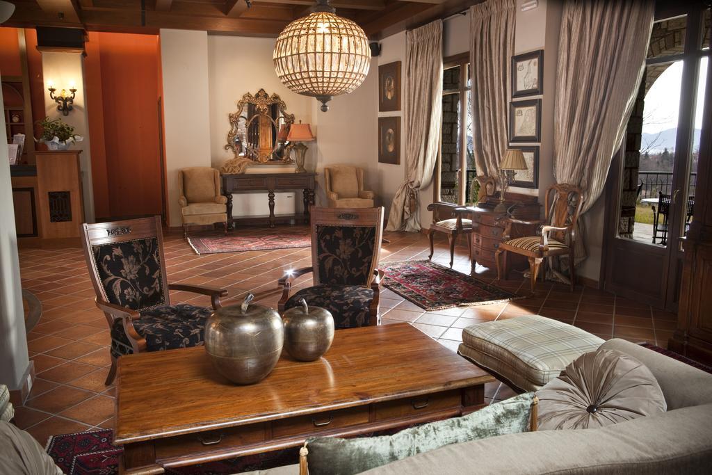Kazarma Hotel Kalývia Fylaktís Esterno foto