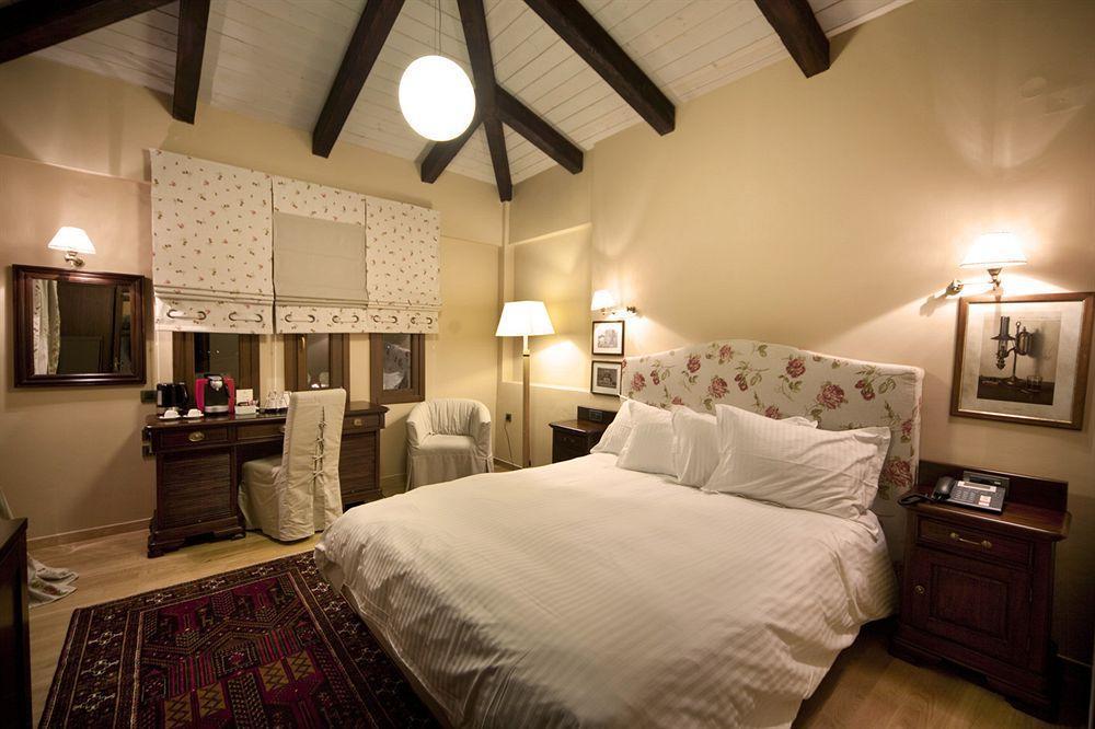 Kazarma Hotel Kalývia Fylaktís Esterno foto